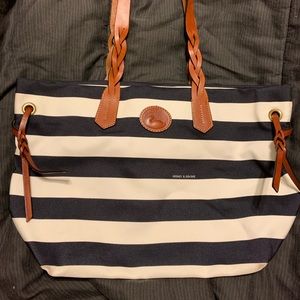 Authentic Dooney & Bourke Purse/Bag